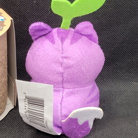 Sakuties Grow A Smile! Series 2 ERICA Collectible Mini Plush - Picture 5 of 7